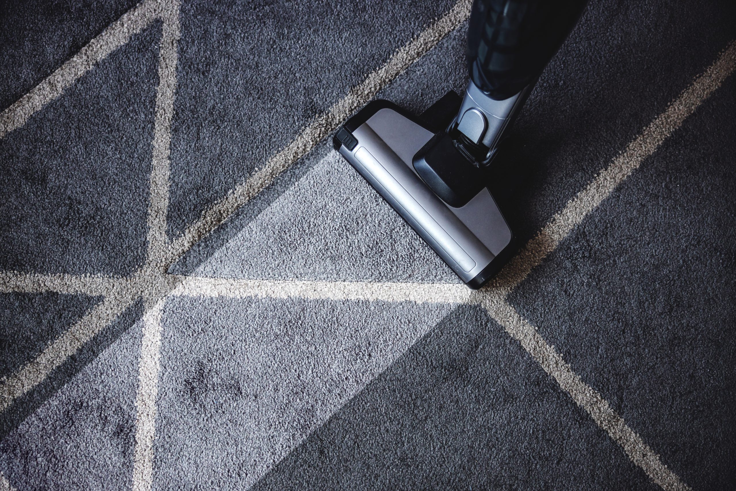טיפים לניקוי ושמירה על שטיחים רגילים –