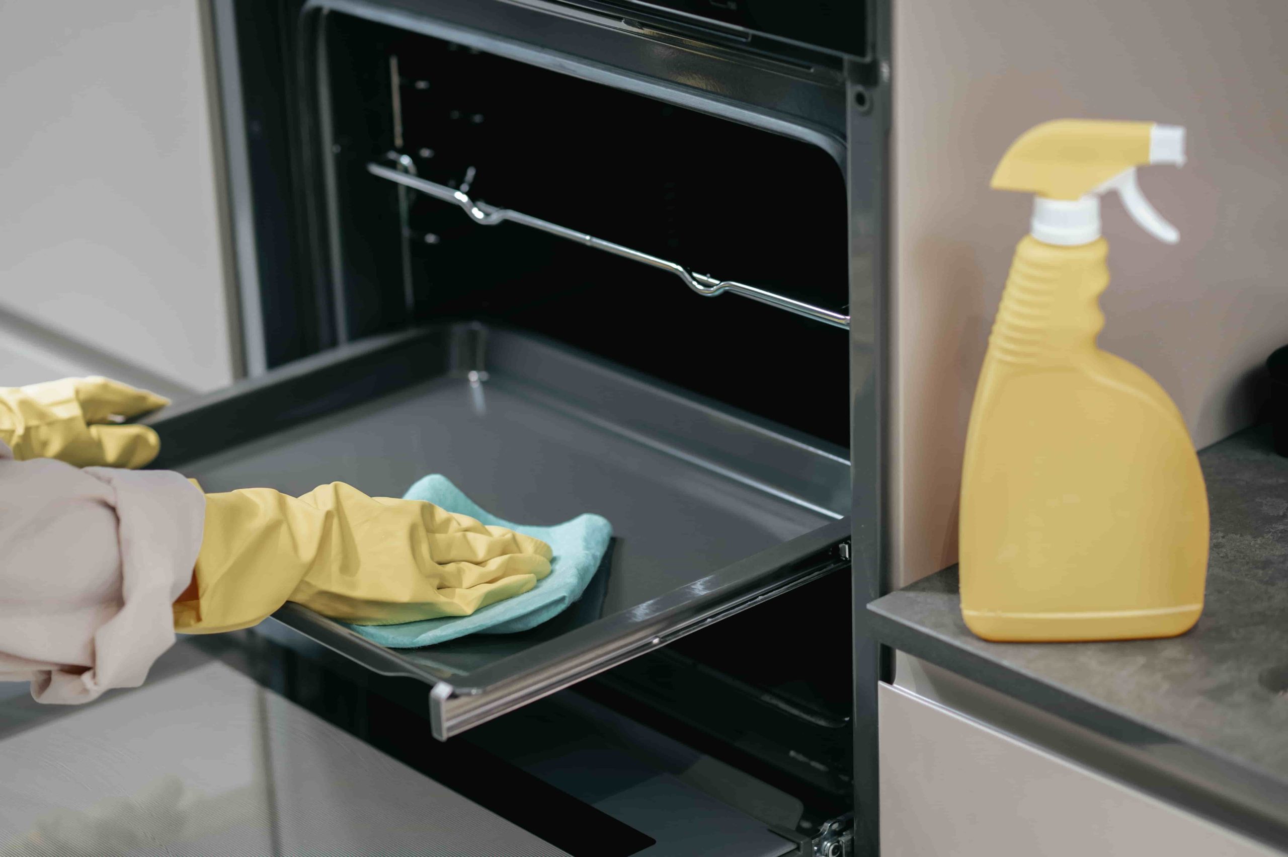 אורגניזציה במטבח: טיפים לניקוי מקרר, תנור ומדיח כלים –